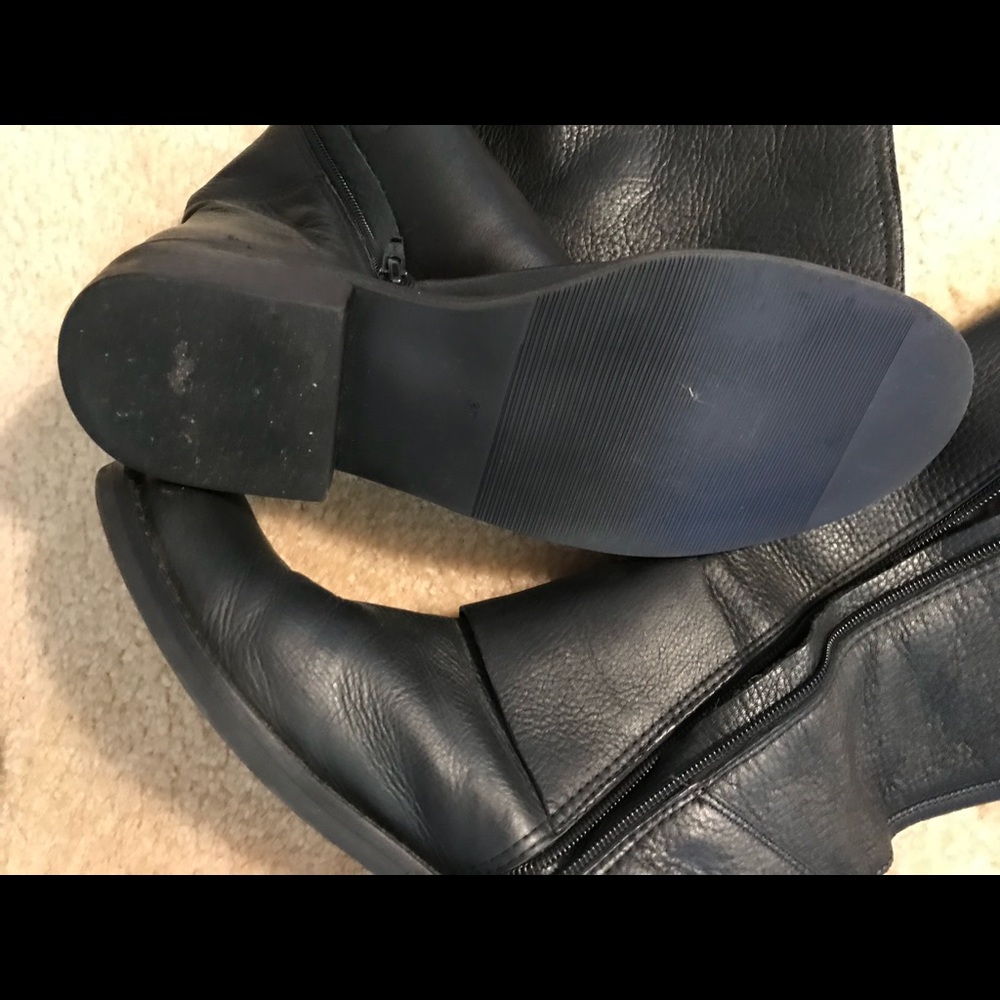 Leather black boots